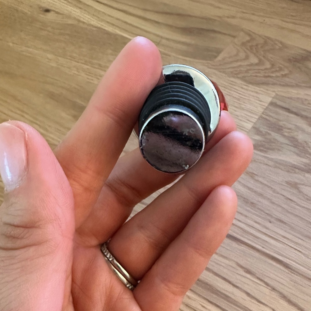 Heart Shaped Wine Stopper - Picture 4 of 4